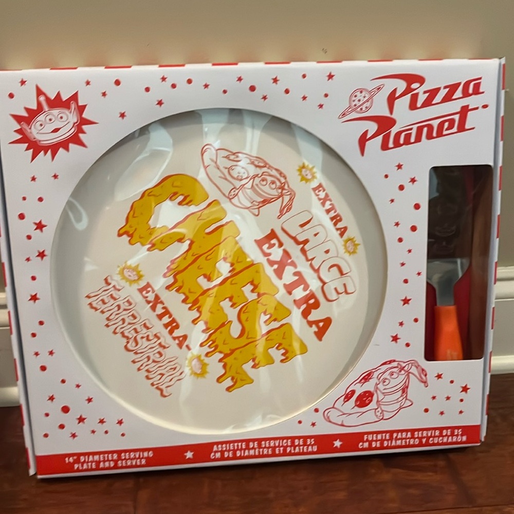Disney hard to find Pizza planet 14” serving plate and server